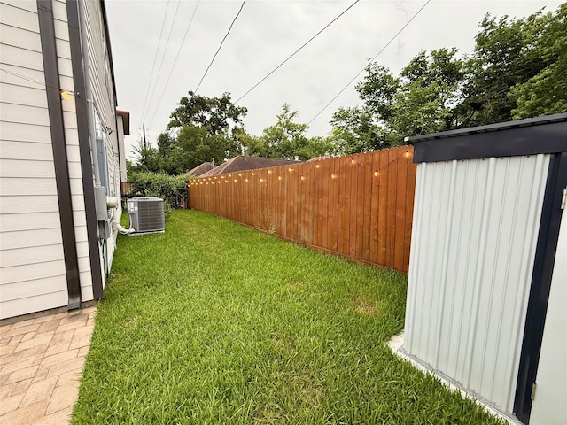 6635 Tc Jester Blvd Unit A, Houston, TX 77007 - view of yard