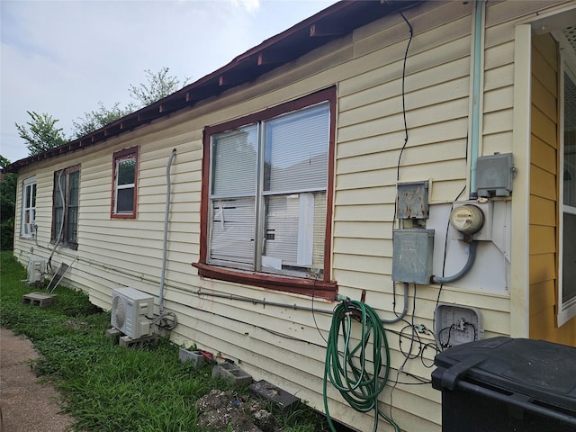 6504 Ave J, Houston, TX 77011 - view of side of property featuring a cooling unit