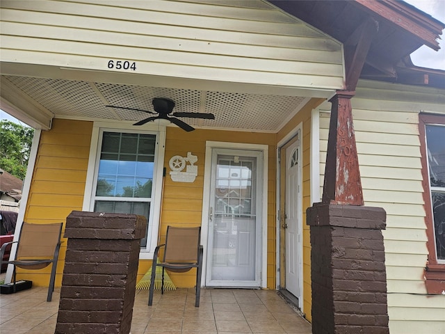 6504 Ave J, Houston, TX 77011 - property entrance featuring ceiling fan