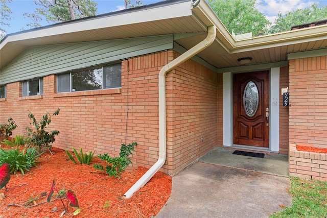 925 Royal Oak Dr, Dickinson, TX 77539 - view of exterior entry with brick siding