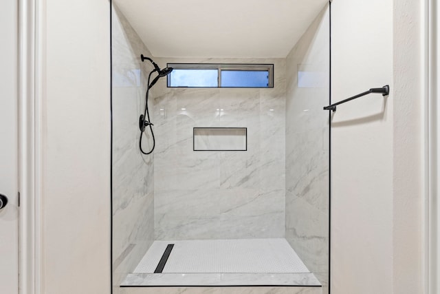 12135 Quail Creek Dr, Houston, TX 77070 - bathroom with tiled shower