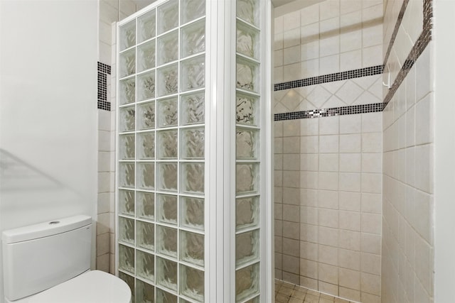 915 Franklin St Unit 2I, Houston, TX 77002 - full bath with a walk in shower