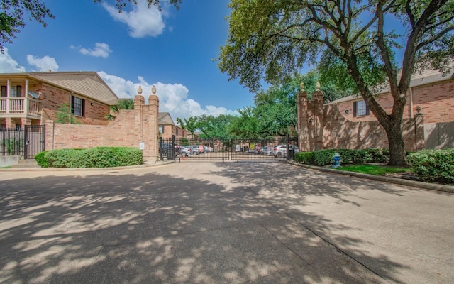 2255 Braeswood Park Dr Unit 323, Houston, TX 77030 - photo 2
