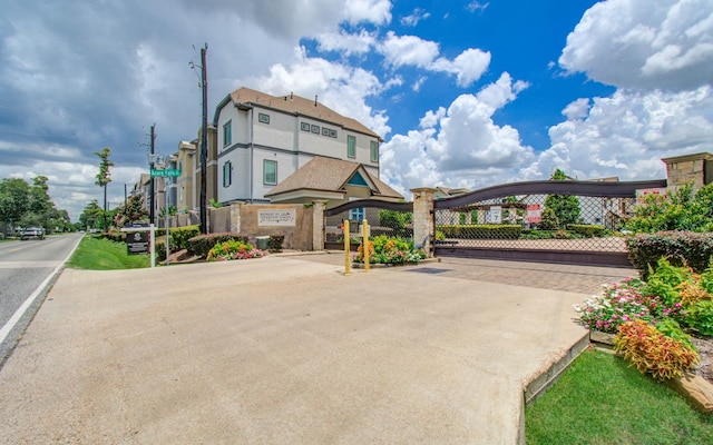 11012 Ayrshire Park Ln, Houston, TX 77043 - photo 40