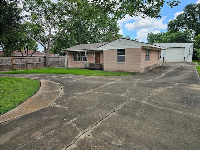 4127 Colgate St, Houston, TX 77087 - ranch-style home with driveway and brick siding