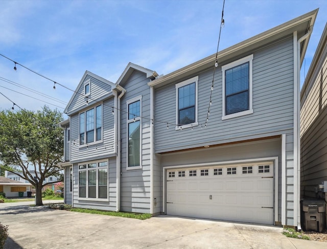 920 Lawrence St Unit D, Houston, TX 77008 - multi unit property featuring concrete driveway and an attached garage