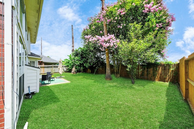 3622 Stratford Town Ln, Sugar Land, TX 77498 - fenced backyard featuring a patio