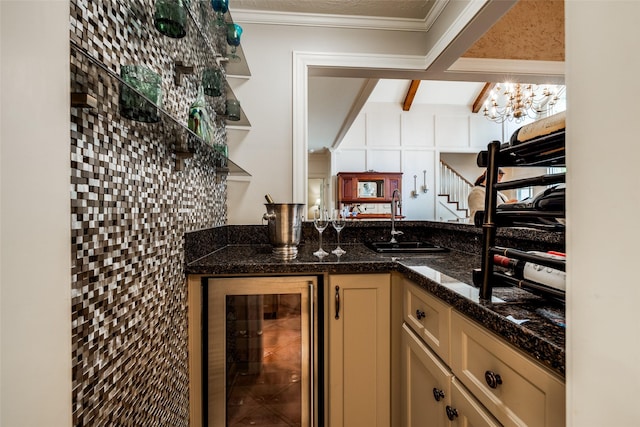 510 Commodore Way, Houston, TX 77079 - indoor wet bar with wine cooler and a chandelier