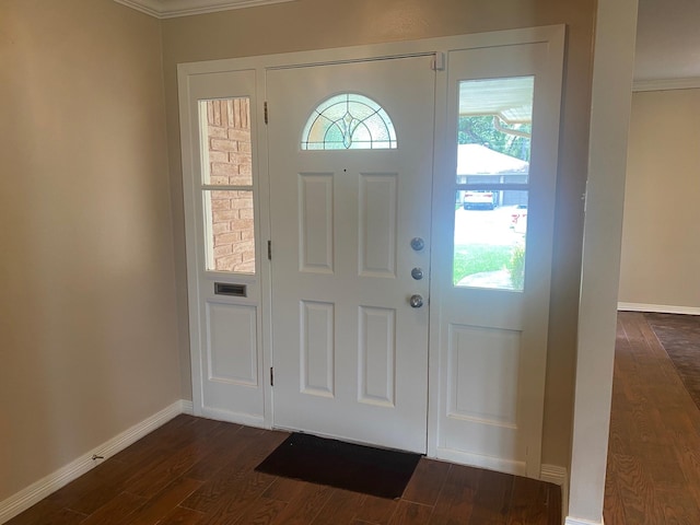 6220 Queenswood Ln, Houston, TX 77008 - foyer entrance featuring dark wood finished floors and crown molding