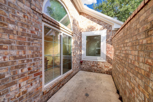 5022 Coral Gables Dr, Houston, TX 77069 - view of patio / terrace