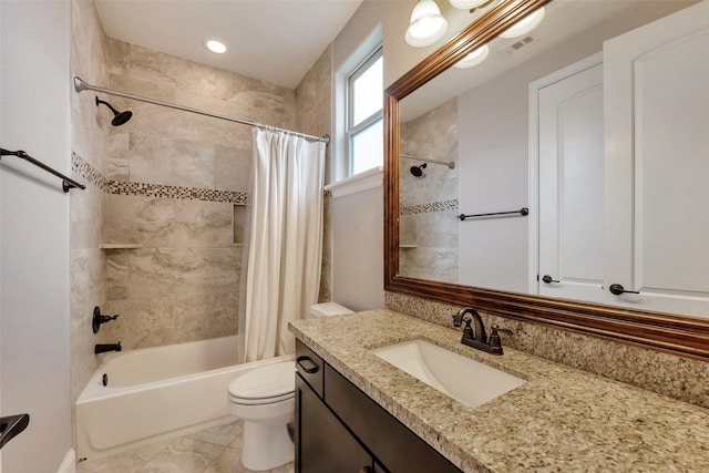 1025 W 21st St Unit C, Houston, TX 77008 - bathroom featuring shower / tub combo and vanity