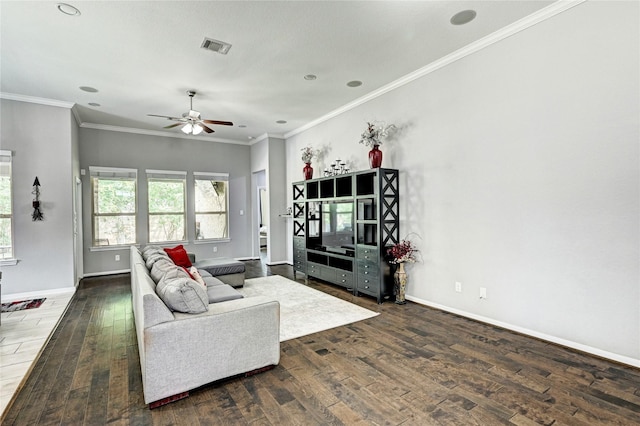 3854 Fleetwood Falls Ln, Spring, TX 77386 - living room featuring hardwood / wood-style flooring, ceiling fan, crown molding, and recessed lighting