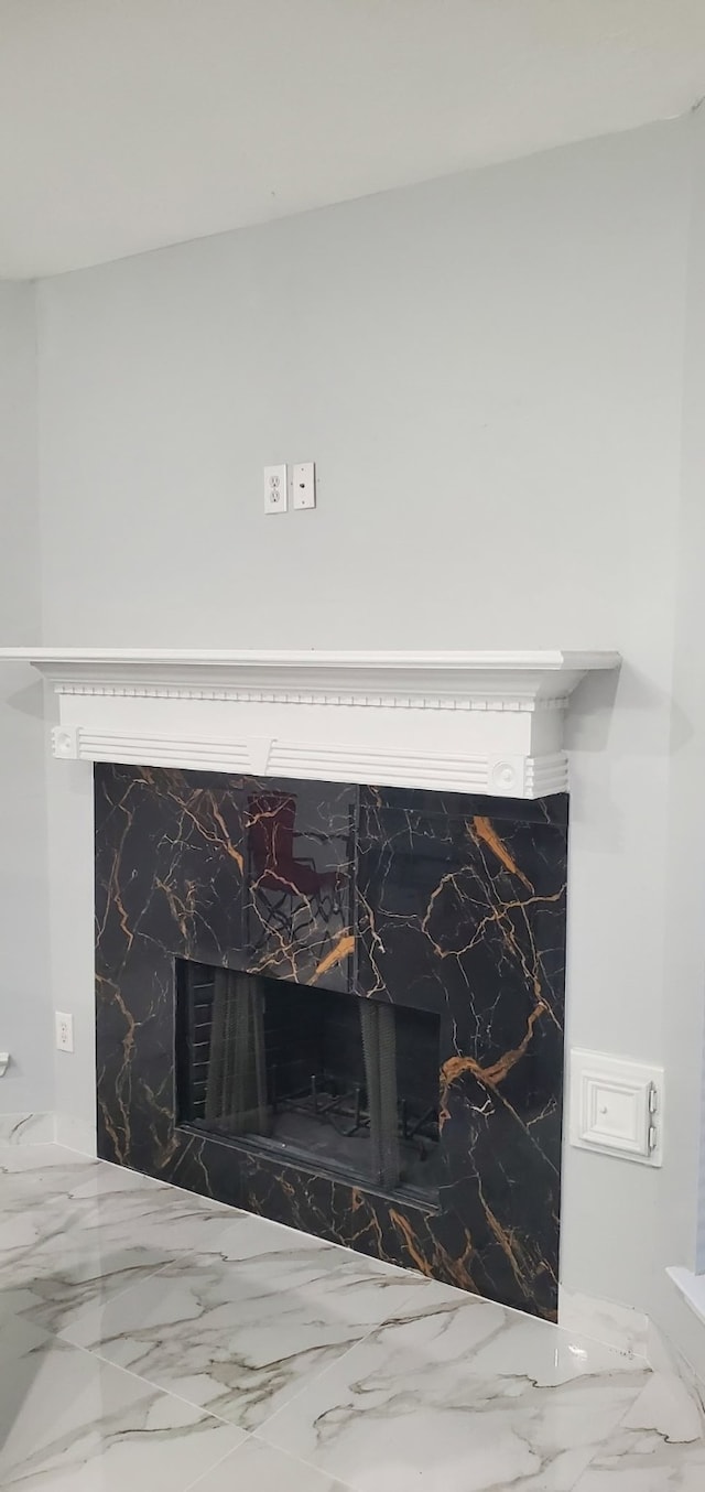 71 N Forrest Ave, La Porte, TX 77571 - detailed view of a fireplace