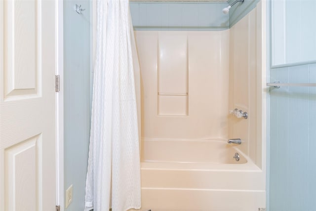 1040 County Road 206, Sargent, TX 77414 - bathroom with shower / tub combo