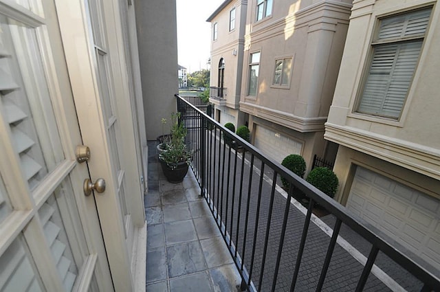 109 Dennis St, Houston, TX 77006 - view of balcony