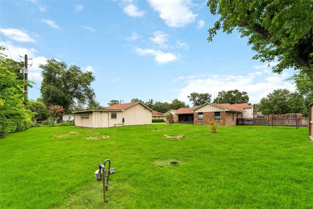 408 Rolling Wood Rd, Baytown, TX 77520 - view of yard