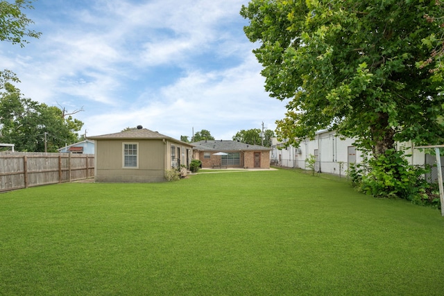 740 Post St, Houston, TX 77022 - view of fenced backyard
