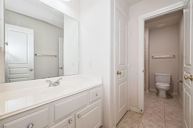 7927 Chateau Point Ln, Houston, TX 77041 - bathroom with vanity and marble finish flooring