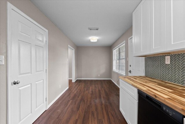 2909 15th Ave N, Texas City, TX 77590 - unfurnished dining area featuring dark wood finished floors and built in study area