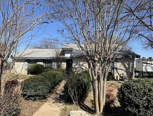 1810 S W Dr, Leander, TX 78641 - view of home's exterior