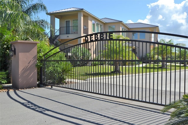 278 Debbie Ln, San Leon, TX 77539 - gate featuring stairway