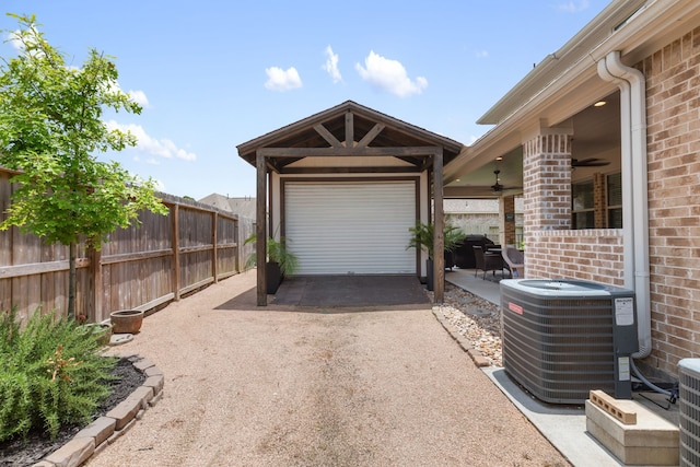 13314 Village Circle Dr, Mont Belvieu, TX 77535 - photo 34