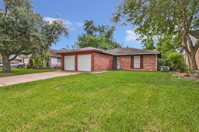 4903 Redfish Reef Dr, Bacliff, TX 77518 - photo 1