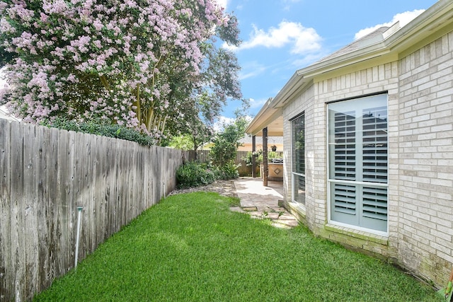 22602 Water Edge Ln, Katy, TX 77494 - fenced backyard with a patio