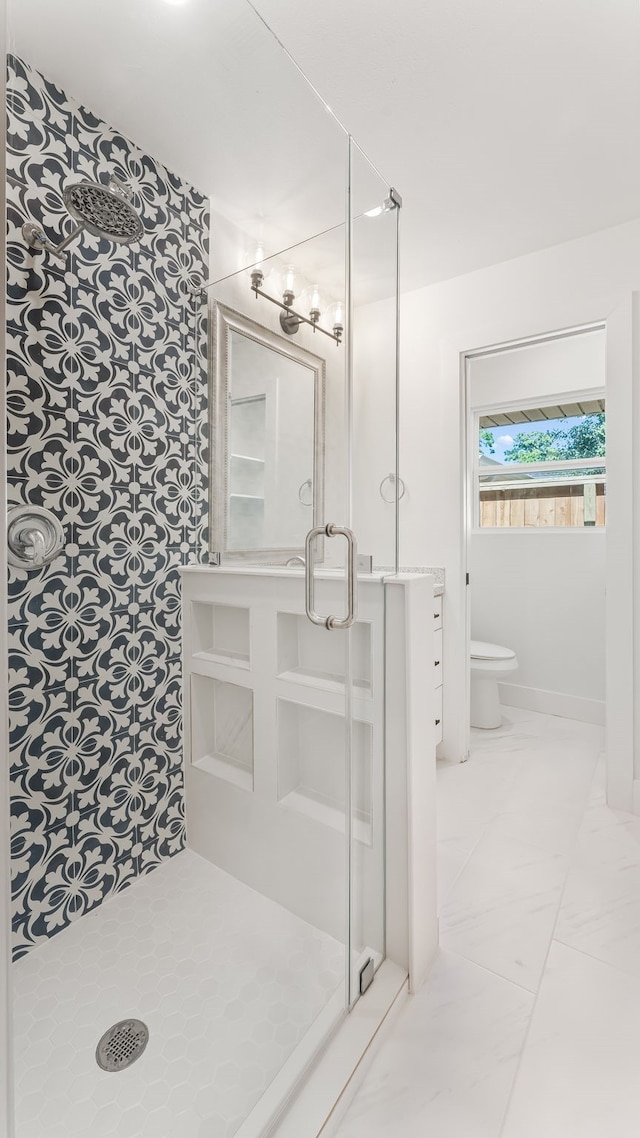 6414 Woodbrook Ln, Houston, TX 77008 - bathroom featuring a shower stall and toilet