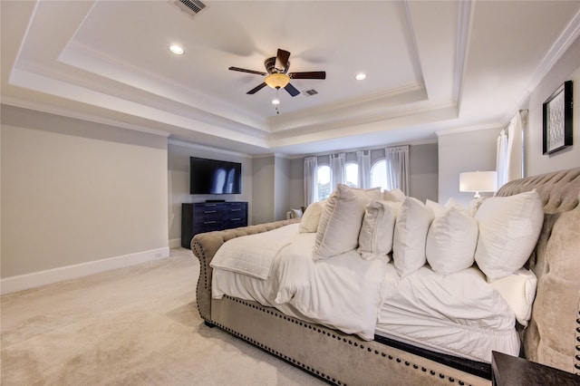 5531 Pine St Unit H, Houston, TX 77081 - bedroom featuring a tray ceiling, light colored carpet, recessed lighting, ornamental molding, and a ceiling fan