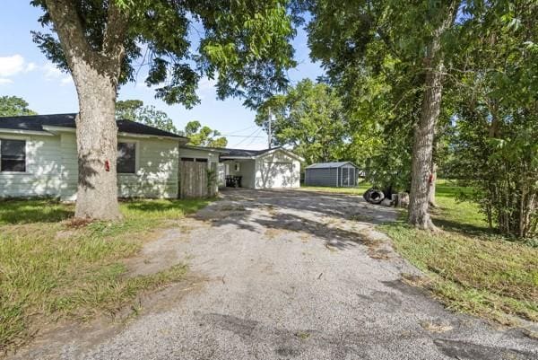 3417 Doris St, Bay City, TX 77414 - photo 2
