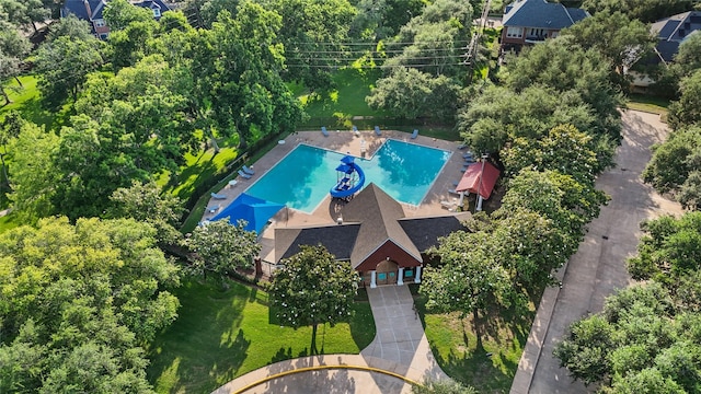 1711 Alcorn Bayou Dr, Sugar Land, TX 77479 - aerial view of a pool