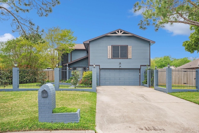 3611 18th St N, Texas City, TX 77590 - traditional home featuring a garage and driveway