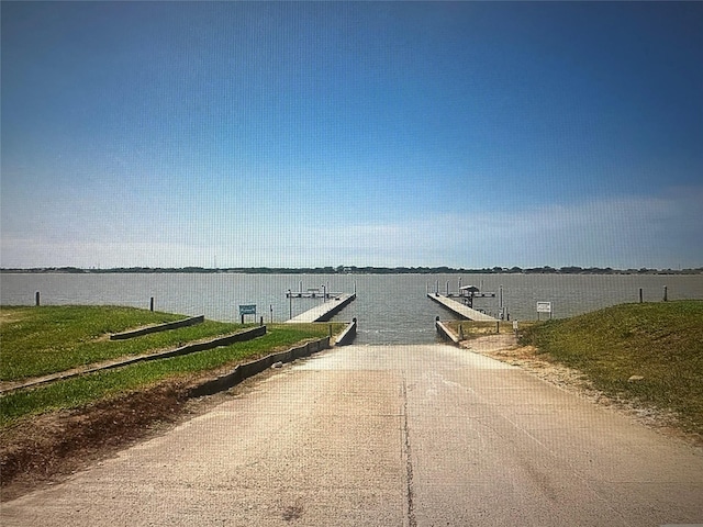 65 Arrowhead Dr, Palacios, TX 77465