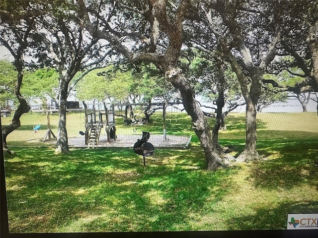 65 Arrowhead Dr, Palacios, TX 77465