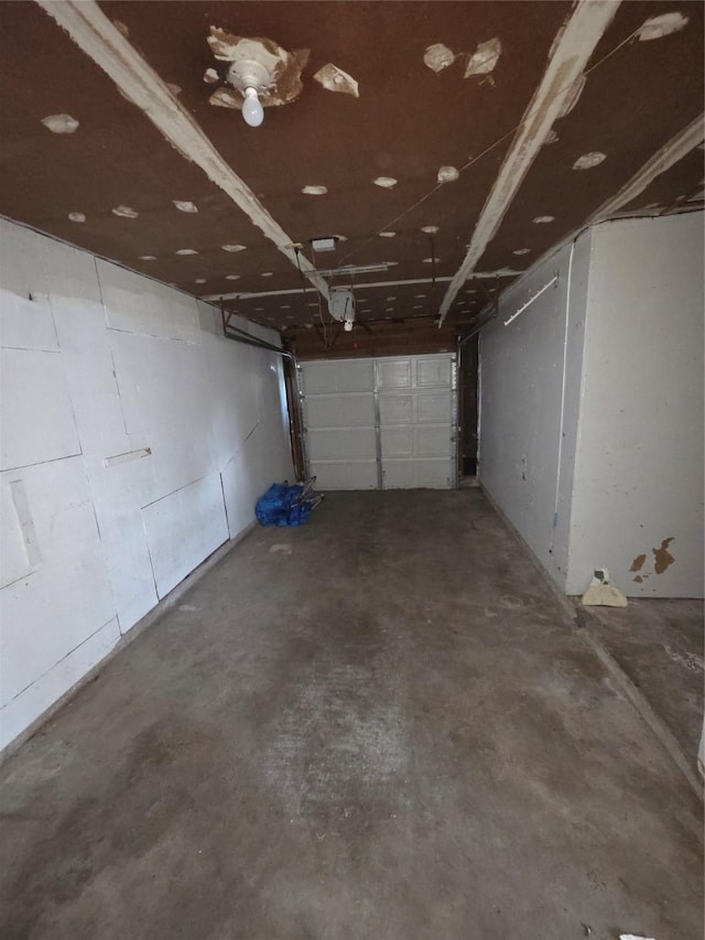 10606 Rubin St, Houston, TX 77047 - view of garage
