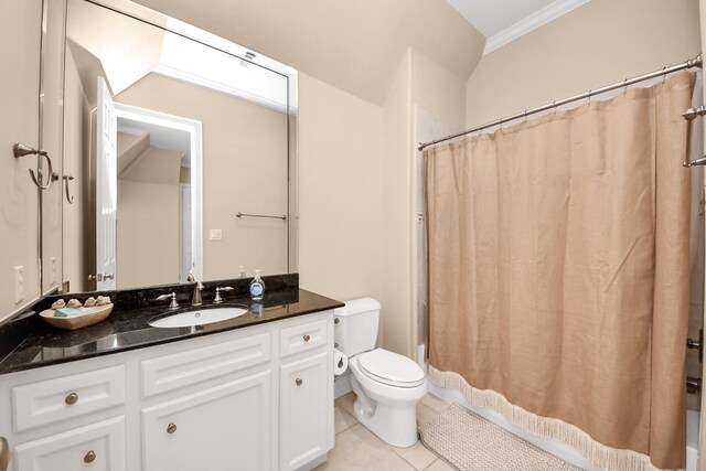 6310 Hermann Lake Dr, Houston, TX 77021 - full bath with vanity, tile patterned flooring, shower / tub combo with curtain, and crown molding