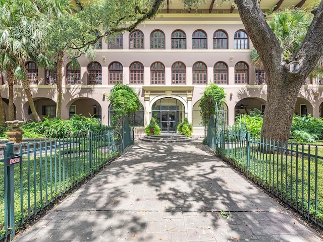2700 Albany St Unit 3A, Houston, TX 77006 - mediterranean / spanish home featuring stucco siding