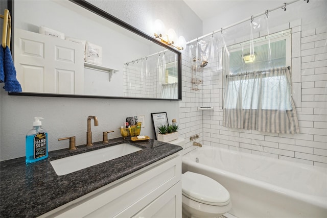 2212 Alabama St, Houston, TX 77004 - bathroom with vanity and shower / bath combo