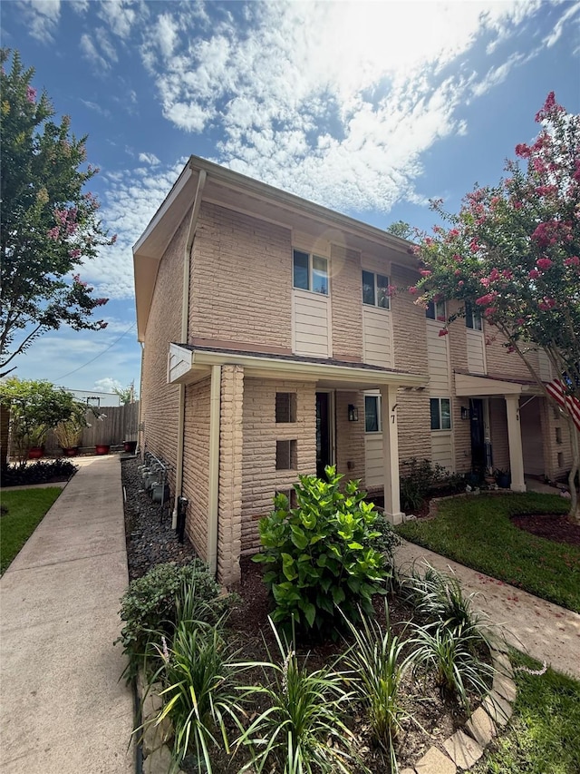 2330 Lakewood Yacht Club Dr Unit 7, Seabrook, TX 77586 - view of front of house with brick siding