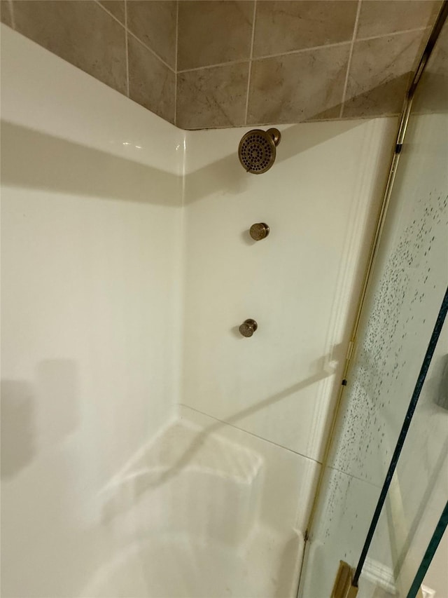 2330 Lakewood Yacht Club Dr Unit 7, Seabrook, TX 77586 - bathroom view of a shower