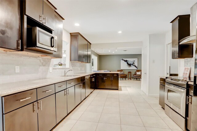 10202 Raritan Dr, Houston, TX 77043 - photo 9