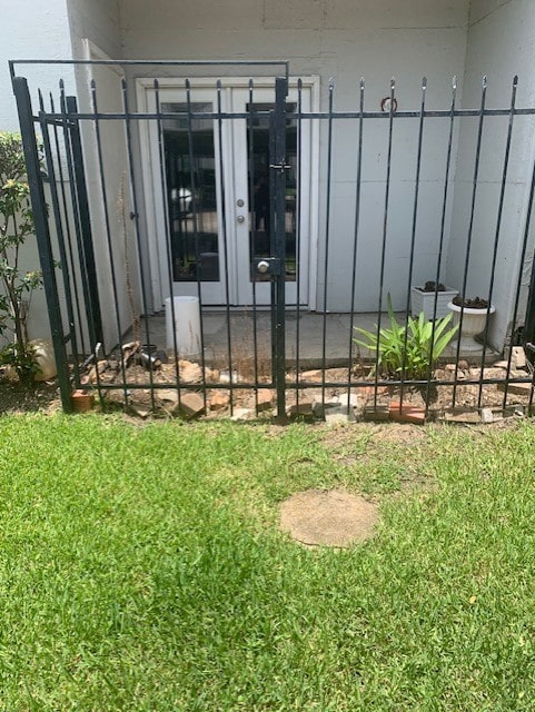 2425 Augusta Dr Unit 7, Houston, TX 77057 - exterior view of stucco siding