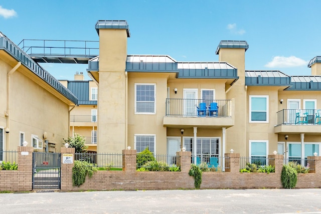 921 Marine Dr Unit 105, Galveston, TX 77550 - photo 1