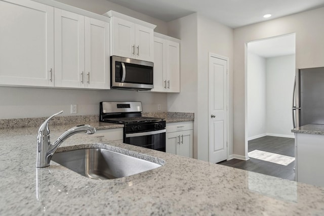 15818 Berry Hill Dr, Conroe, TX 77303 - photo 8