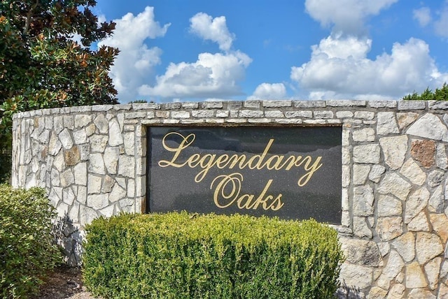 205 Hogan Ln, Hempstead, TX 77445
