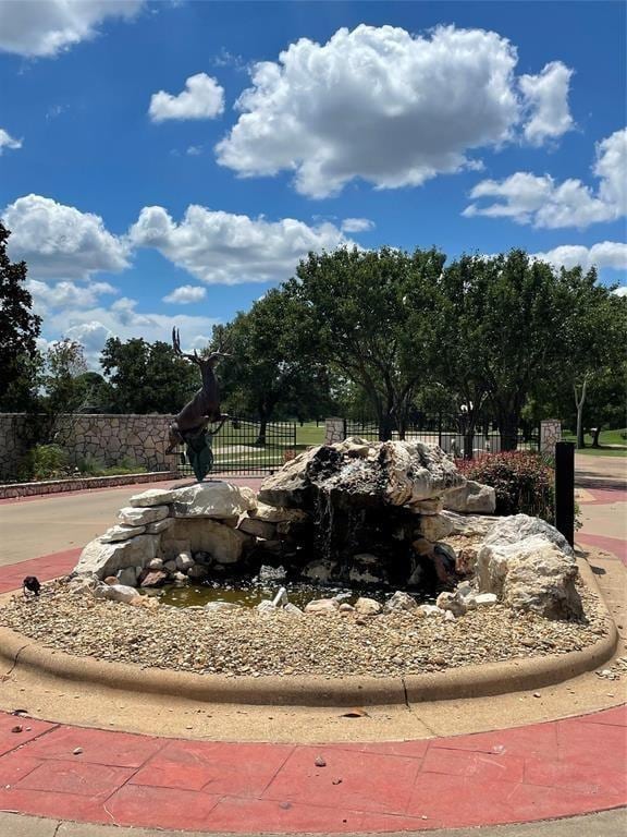 205 Hogan Ln, Hempstead, TX 77445