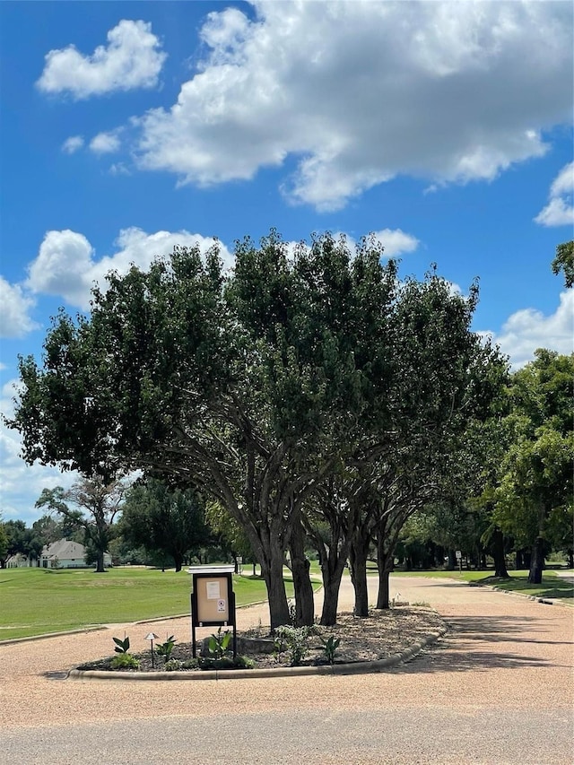 205 Hogan Ln, Hempstead, TX 77445