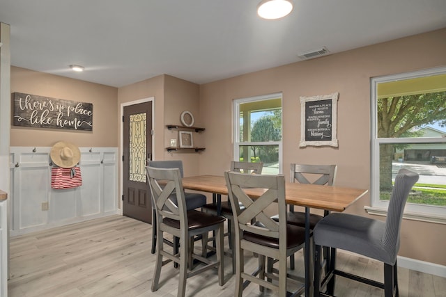 926 Seabourne Meadows Dr, Rosenberg, TX 77471 - dining room featuring light wood-style flooring