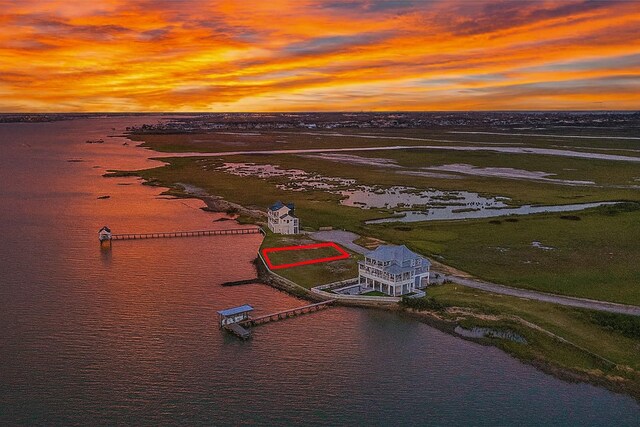 1410 Bay Pointe Dr, Galveston, TX 77554